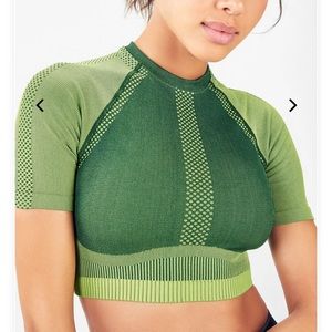Seamless green crop top